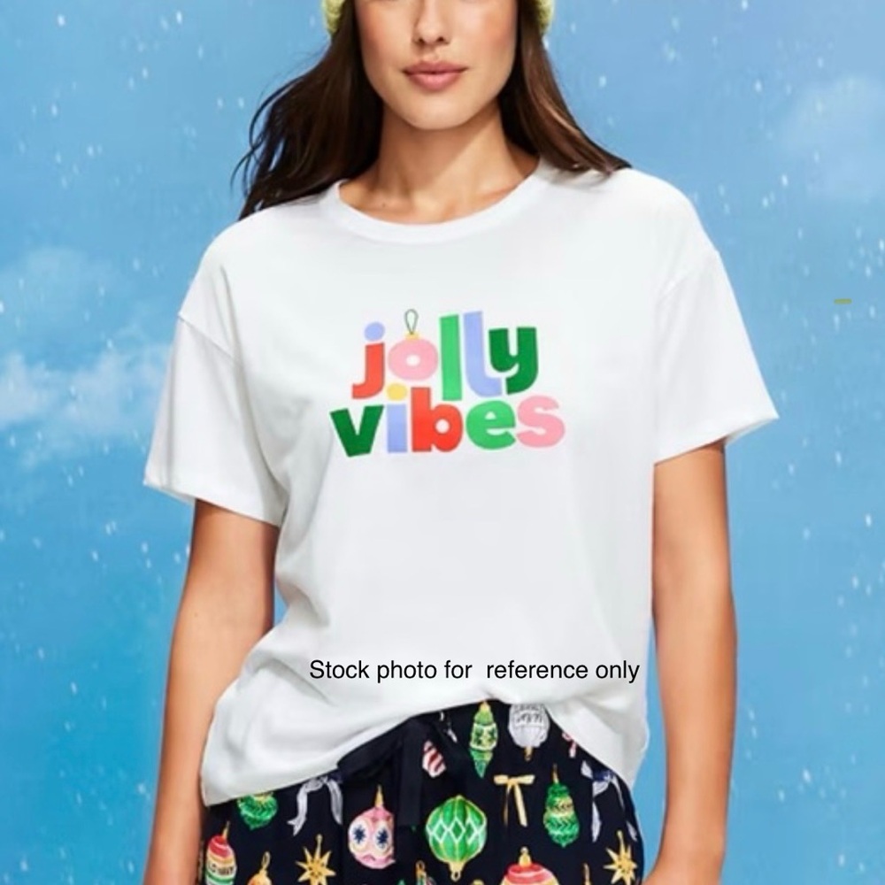 🎄 Old Navy “Jolly Vibes” Graphic T-Shirt | Women’s Large | NWT 🎄